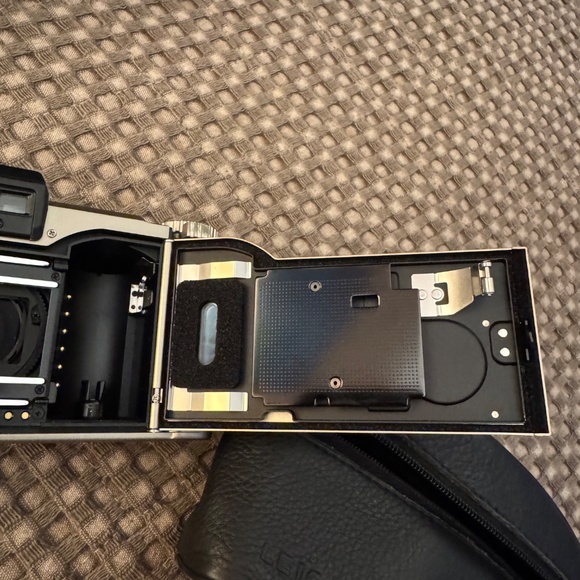Leica Minilux Zoom With Soft Leica Case and Strap - Picture 9 of 14